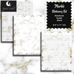 Puede incluir: Un conjunto de papelería imprimible con un patrón de mármol con acentos dorados. El conjunto incluye papel rayado, cuadriculado y en blanco. El texto "Marble Stationery Set" se muestra en un cuadro negro con un borde blanco. El texto "Notebook, Graph, Blank" se muestra debajo del título. El texto "8.5" x 11"/A4" se muestra debajo de la lista de tipos de papel.