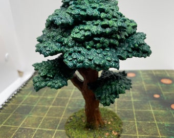 Miniatura de árbol impresa en 3D y pintada a mano: terreno disperso de D&D