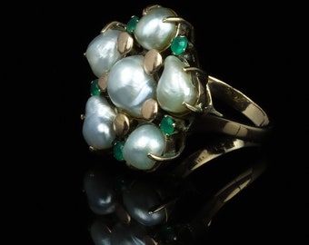 Arts and Crafts Baroque Pearl Emerald 18 k Gold Ring, Art Nouveau Vintage Statement Ring