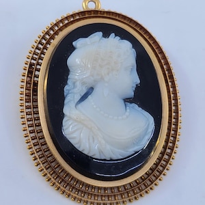 Antique Victorian 18K Rose Gold Agate Hard Stone Cameo Pendant Brooch