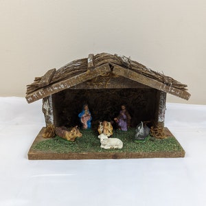 Vintage Made In Italy Creche Nativity Set, Small Wooden Stable
