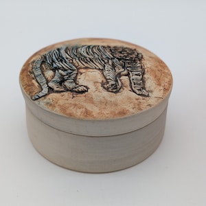 Art Pottery Trinket or Jewelry Box with a Beautiful Tiger on the Lid Signed