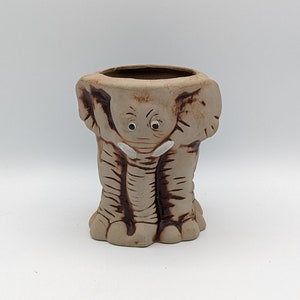 Vaso vintage MCM in ceramica e argilla a forma di elefante, anni &#39;70