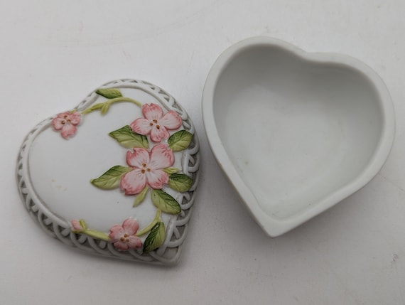 Vintage Lefton Heart Shaped Trinket Box with Latt… - image 6