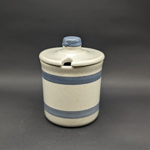 Vintage McCoy Crock Jam oder Senftopf Steinzeug Blau Streifen mit Deckel Made in USA