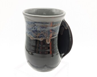 Tasse chauffante Neher pour droitier, poterie faite main, céramique émaillée en noir, gris et bleu