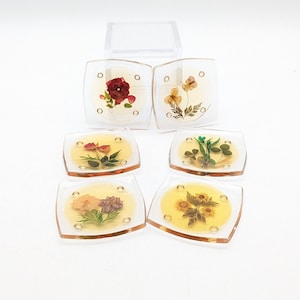 Vintage Lucite Coaster Set of 6 With Dried Flowers