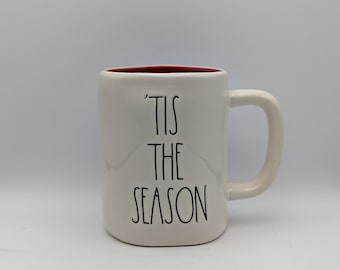 Tazza bianca con interno rosso di Rae Dunn TIS THE SEASON