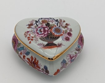 Vintage Beautiful Limoges France Porcelain Heart Shaped Box With Gold Detail