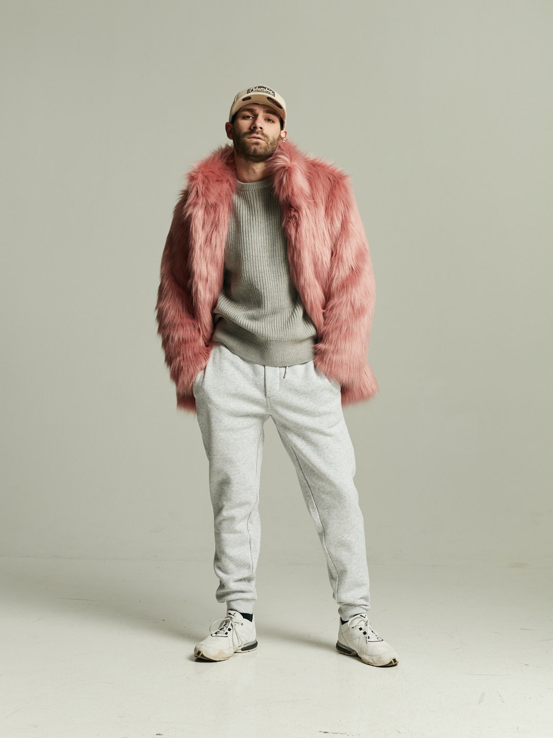 メンズ ピンクフェイクファー フェスティバルコート - ふわふわ襟付き