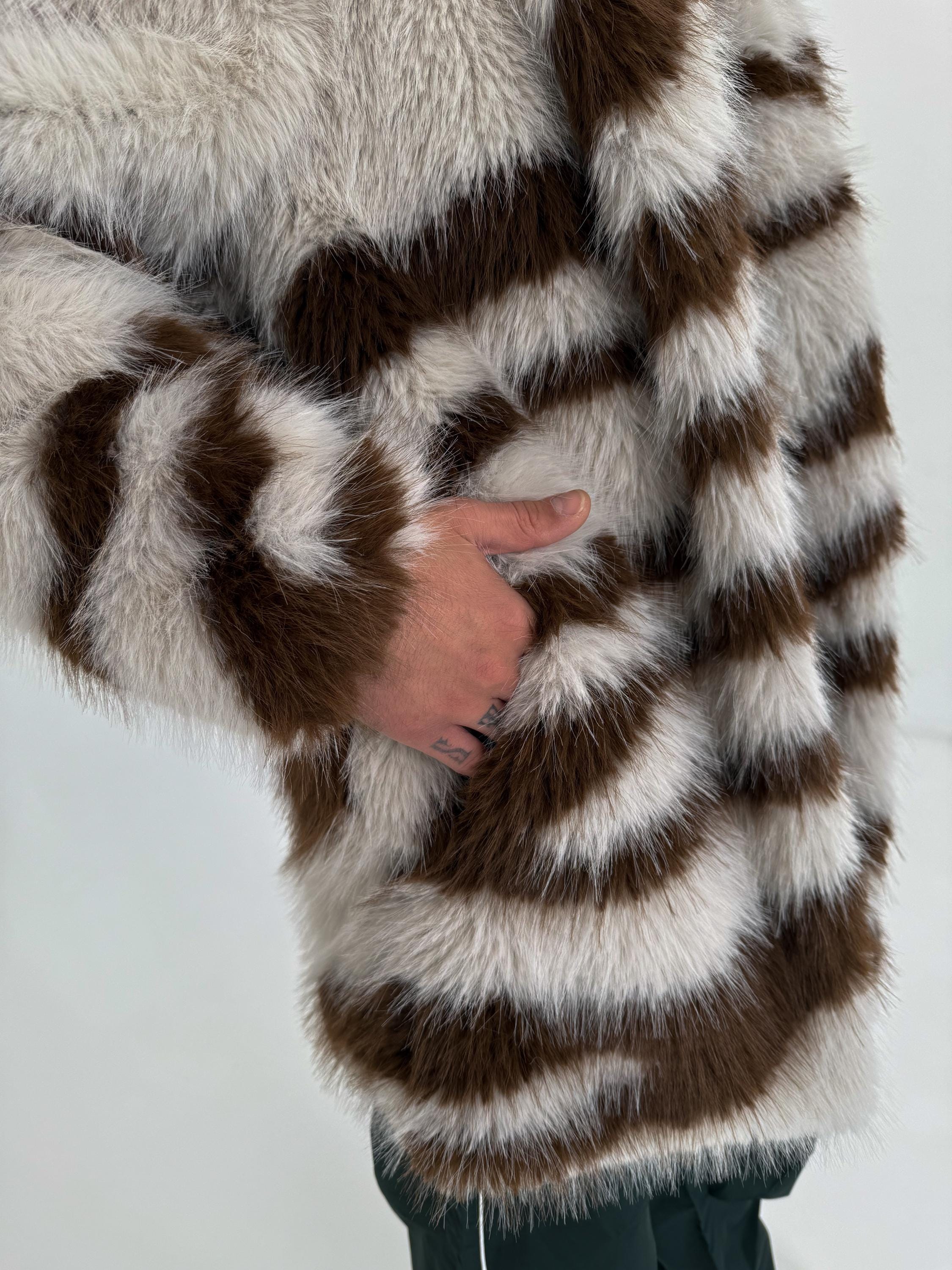 ストライプミークレイジーフェイクファーフェスティバルジャケット