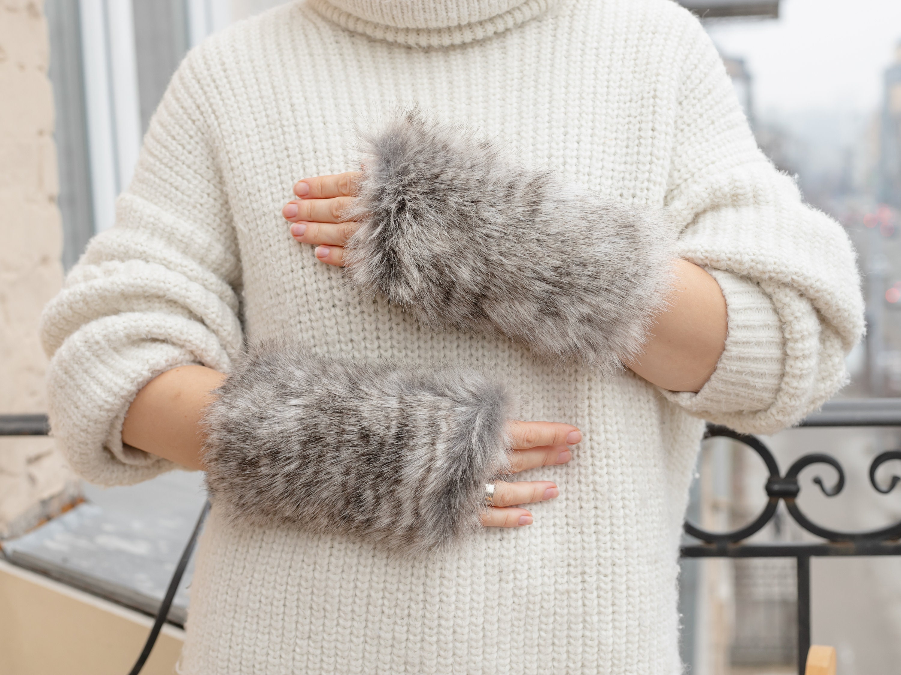 Gray Wolf Faux Fur Mittens Fluffy Gloves Eco Leather Mittens - Etsy UK
