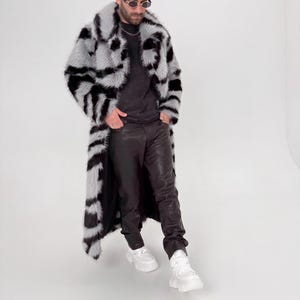 Ken Weißer Kunstpelzmantel - Lange Herren Festivaljacke Bild 8