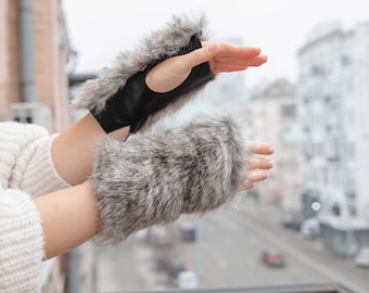 Gray wolf faux fur mittens, Fluffy gloves, Eco leather mittens