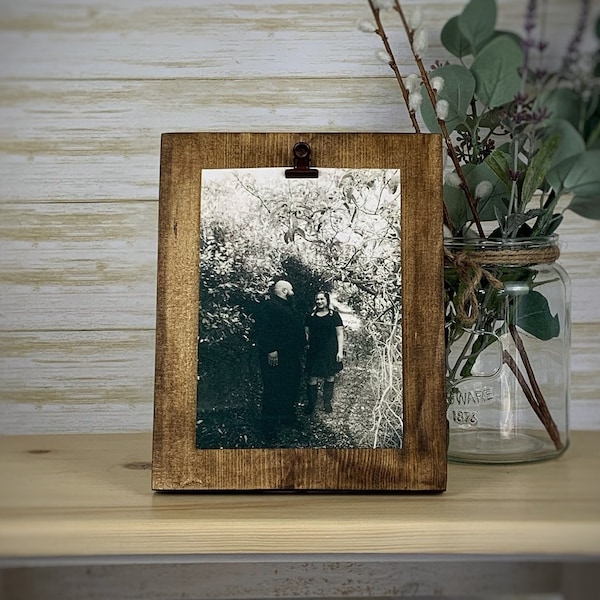 Rustic Clipboard Frame for a 5x7 Picture Frame with Rustic Clip Wood Photo Frame Farmhouse Clipboard Frame for 5x7 Photo Frame as a Gift
