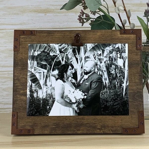 Rustic Clipboard Frame for a 5x7 Picture Frame with Rustic Clip Wood Photo Frame Farmhouse Clipboard Frame for 5x7 Photo Frame as a Gift