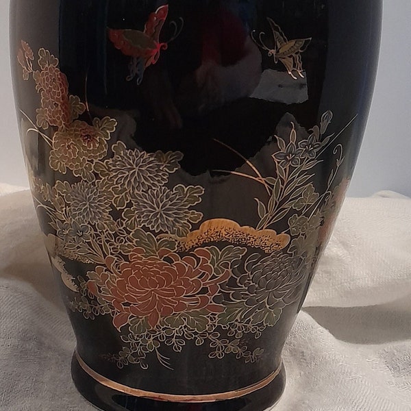 Ray Control Asian Style Vase