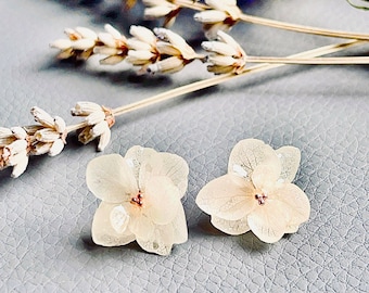 Weiße Blume Hortensien Ohrringe handgemachte Blume Schmuck erhaltene Blume Hochzeit Ohrringe Blumengeschenk für ihr Geburtstagsgeschenk minimalistisch