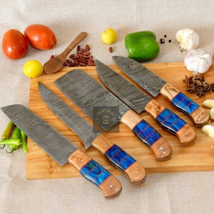 Hand Forged Damascus Steel Chef Knife Set of 5, Professional Santoku Chef Set With Leather Sheath, Kitchen Chef Gifts