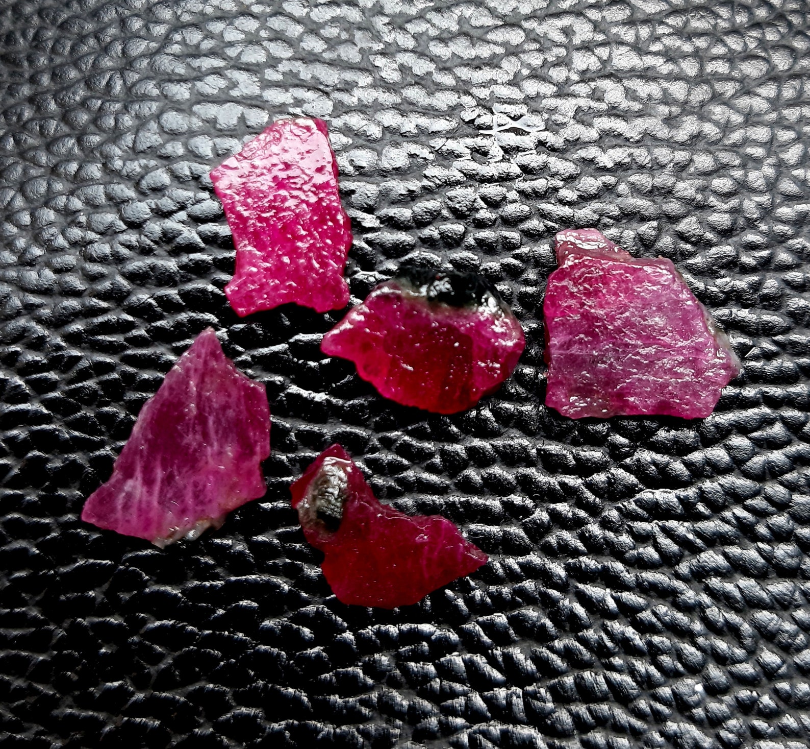 Sharp Sided Ruby Rough Ruby Image _ What an Uncut Ruby Looks Like: A Guide to ...
