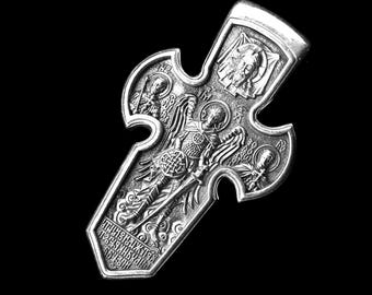 Zeitgenössischer Kreuzanhänger aus Sterlingsilber für Männer – Erzengel Michael & Kreuzigung – Handgemachter christlicher Schmuck, religiöses Geschenk
