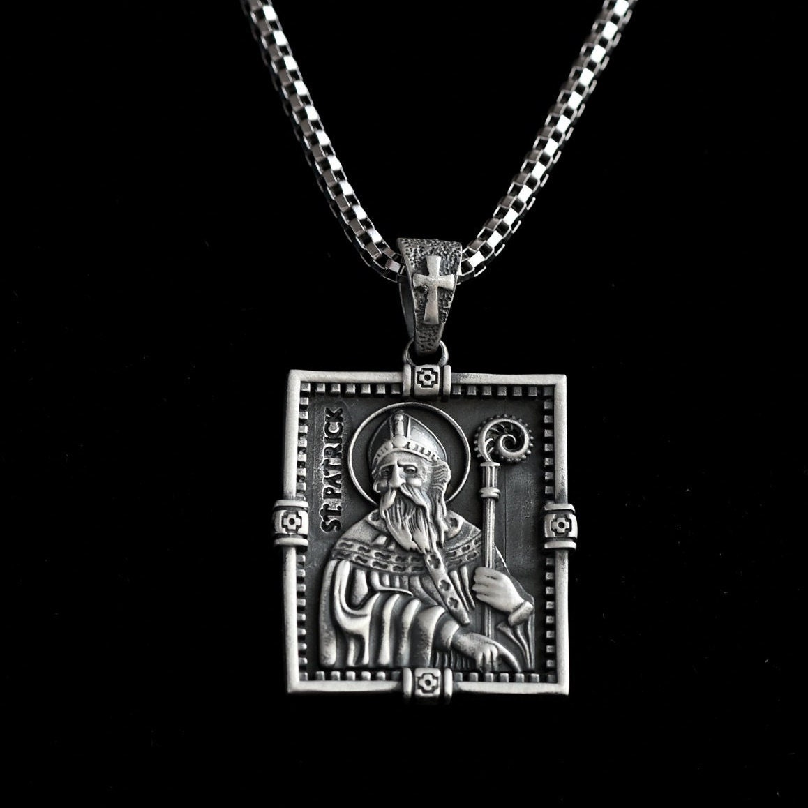 St. Patrick poupée pendentif maison vacances nain décoration poupée