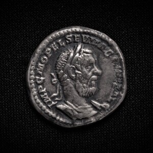 silver coin Denarius of the Roman Emperor Macrinus RIC 24 by catalog. Cast from a genuine coin. image 2