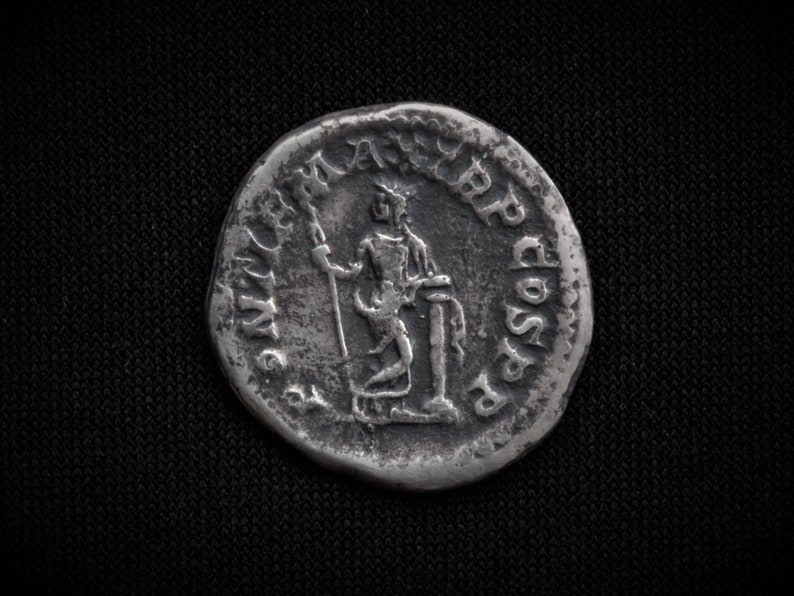 silver coin Denarius of the Roman Emperor Macrinus RIC 24 by catalog. Cast from a genuine coin. image 3