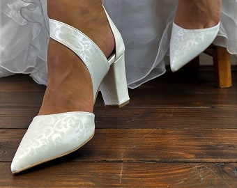 Ladies Bridal Shoes • Ivory Floral Print Wedding Shoes by Santorini Sandals • Block Heel Wedding Shoes • 759