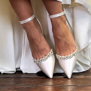 Ladies Bridal Shoes • Champagne Wedding Shoes by Santorini Sandals • Strass and Pearl Pumps • Block Heel Wedding Shoes • 549