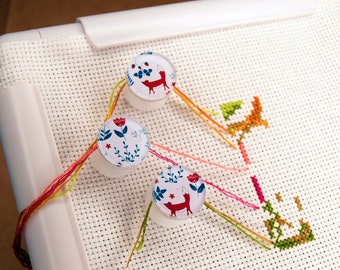 The set of 3 parking bobbins for cross stitch needle minders floss Tension embroidery fox  keeper Magnetic clips tightening floss scroll rod