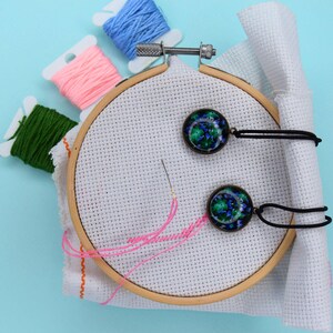 Cross Stitch Fabric Hugger keepers for embroidery excess fabric Cross stitch kit flowers embroidery tool magnetic needle minder Needlework