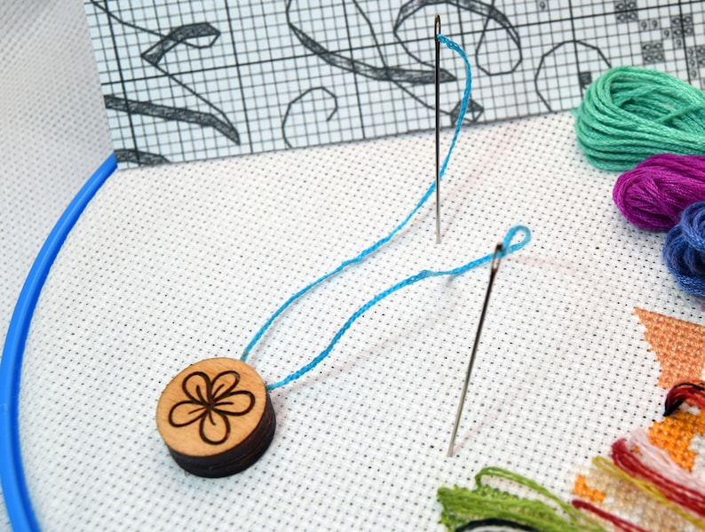 The Set of 2 Counters Thread Picker Counting Pins for Cross Stitch