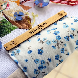 Embroidery tool kit for cross stitch 4 accessories stitching Needle minder Magnetic grime guard Cross stitch counter hopper Parking bobbin