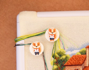 Parking bobbins Fox The set of 2 needle minders floss holders keeper clips for tightening floss parking method embroidery frame scroll rods