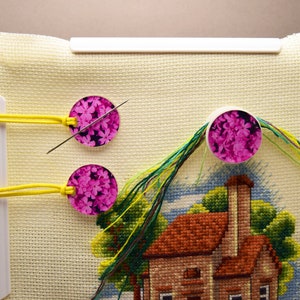 Floss parking bobbin and Keepers for cross stitch fabric Tension Clip Fabric qsnap hoop magnetic needle minder embroidery