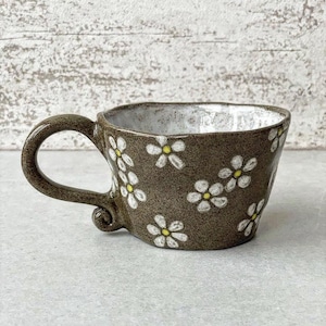 Handmade ceramic dark clay mug with WHITE FLOWERS 250 ml hand-painted daisies