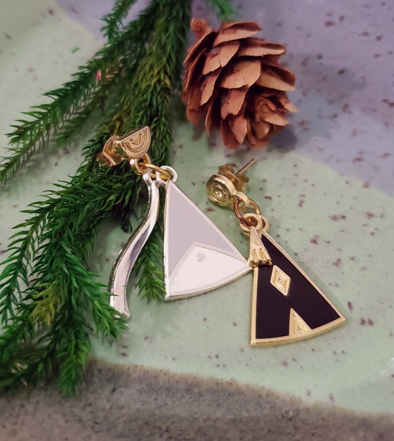 Witch Hat Atelier Instructor Earrings - Qifrey and Olruggio