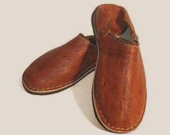 Men's Slippers - Etsy