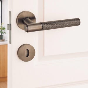 Paire de poignées de porte levier de porte en laiton vintage moletées, poignées de porte en laiton antique pour portes d'intérieur, poignées de porte jaunes vieillies, poignée moderne