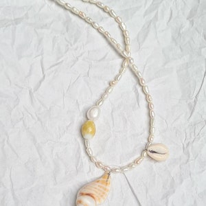 Seashells necklace with vintage pearls beads beach jewelry image 8