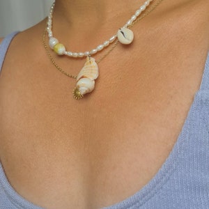 Seashells necklace with vintage pearls beads beach jewelry image 7