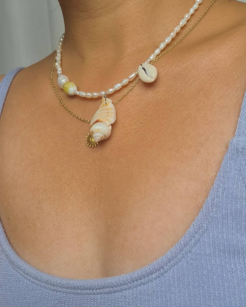Seashells necklace with vintage pearls beads beach jewelry image 7