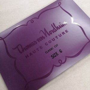 Klasyczny wykrój na damską kurtkę szytą na miarę, ekskluzywne krawiectwo Haute Couture od Thomasa von Nordheima