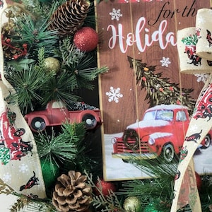 Red truck Christmas wreath| Christmas Wreath| Red Truck Decor| Red Truck Christmas | Christmas Decor wreath| Vintsge Red Truck Decor Wreath