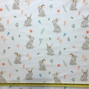 Tela de algodón con conejos, tela de conejito cortada a medida, tela de bosque, tela de animales del bosque, tela para ropa infantil, tela para bebé, material para guardería imagen 3