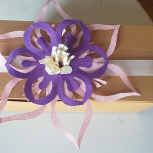 Confezione di 6 Fiori di carta rintagliati a mano