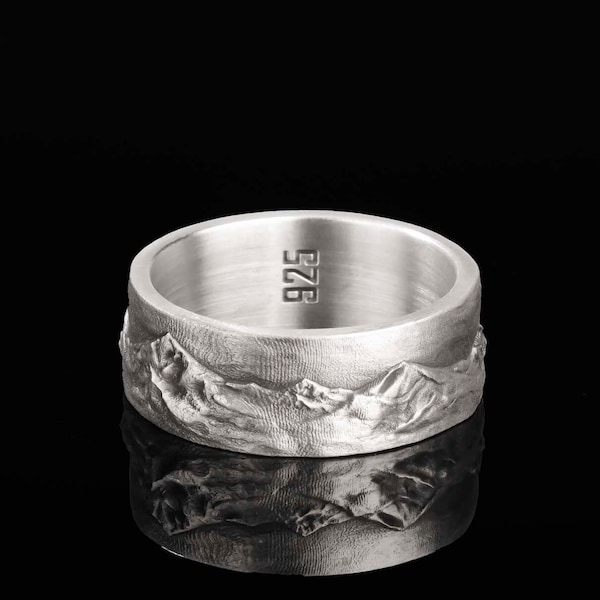 Bague montagne gravée, bijoux inspirés de la nature, cadeau pour amateur de randonnée, alliance aventure, bague scène du sommet, bague paysage gravé