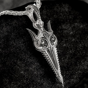 Gungnir Pendant Norse Spear Necklace – Silver Viking Jewelry for Men, Odin Spear, Mythology Amulet, Asatru Gift
