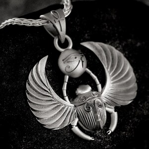 Egyptian Scarab Necklace – Silver Winged Beetle Talisman Pendant, Eye of Ra Amulet, Ancient Egypt Jewelry for Protection & Rebirth